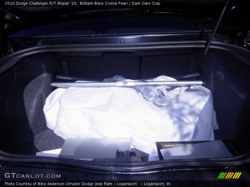  2010 Challenger R/T Mopar '10 Trunk