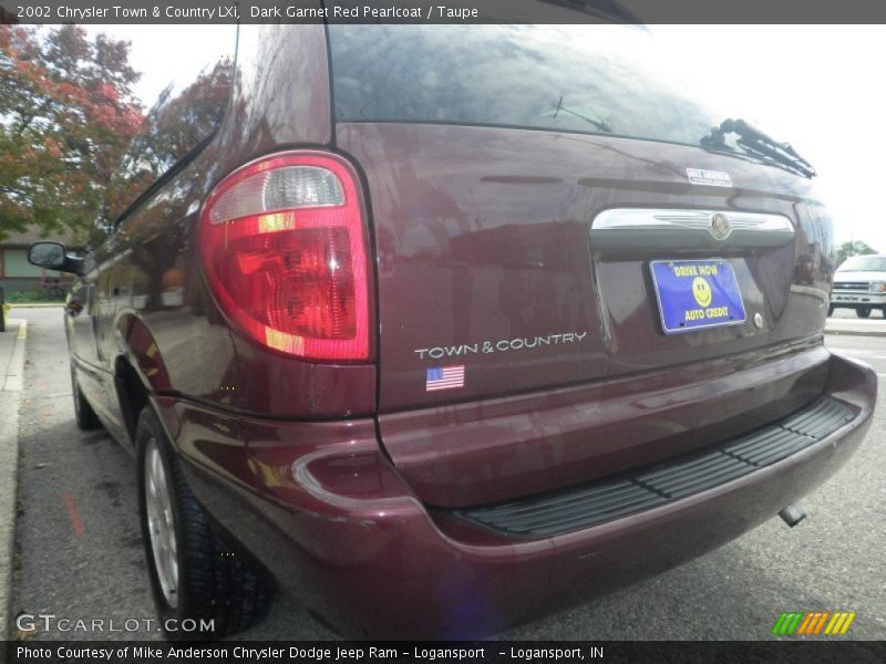Dark Garnet Red Pearlcoat / Taupe 2002 Chrysler Town & Country LXi