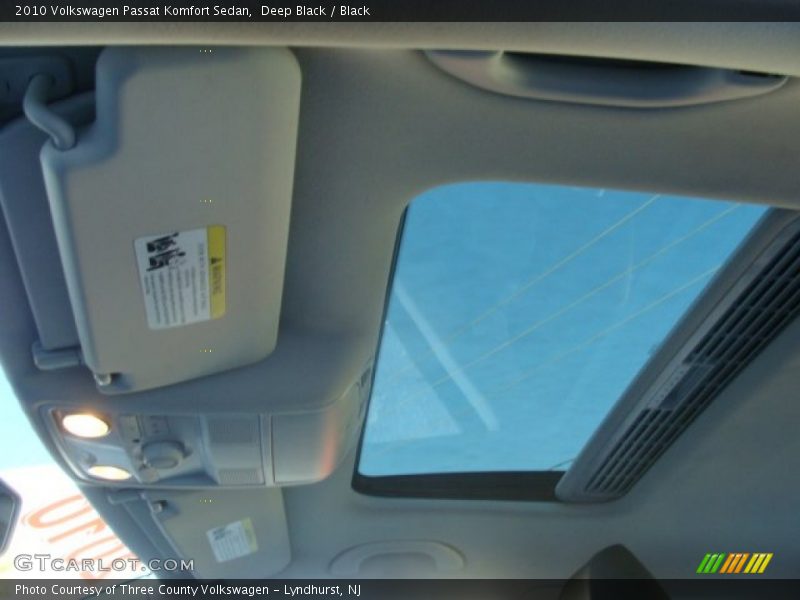Deep Black / Black 2010 Volkswagen Passat Komfort Sedan