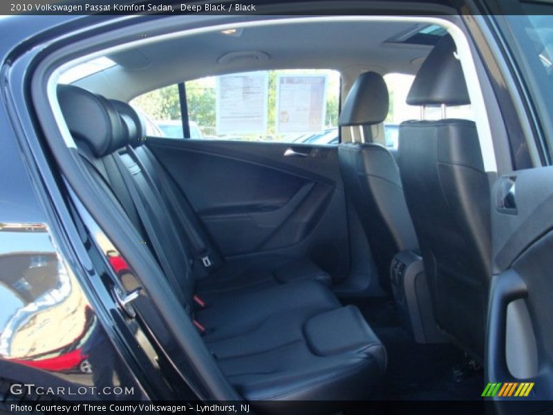 Deep Black / Black 2010 Volkswagen Passat Komfort Sedan