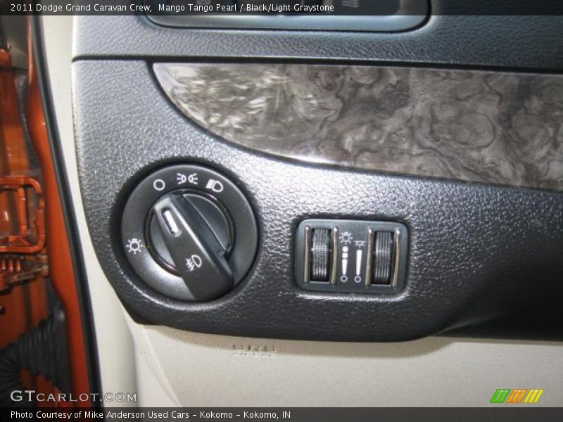 Mango Tango Pearl / Black/Light Graystone 2011 Dodge Grand Caravan Crew