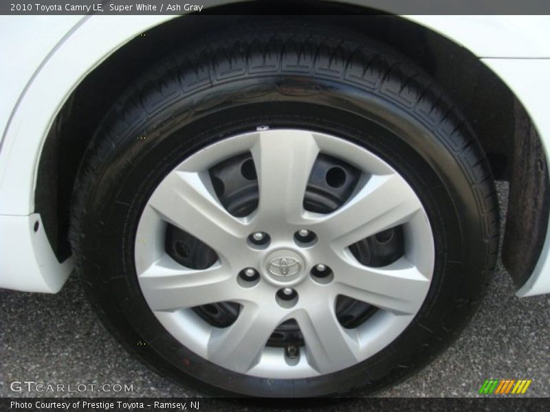 Super White / Ash Gray 2010 Toyota Camry LE