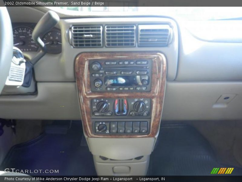 Sand Beige / Beige 2002 Oldsmobile Silhouette Premier