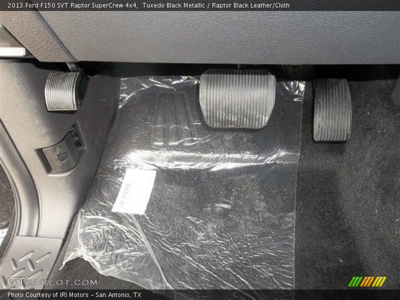 Tuxedo Black Metallic / Raptor Black Leather/Cloth 2013 Ford F150 SVT Raptor SuperCrew 4x4
