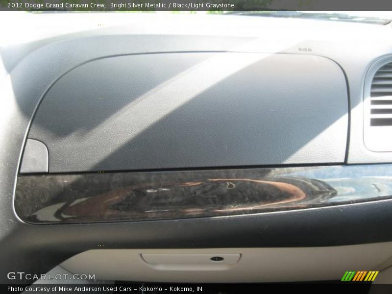 Bright Silver Metallic / Black/Light Graystone 2012 Dodge Grand Caravan Crew