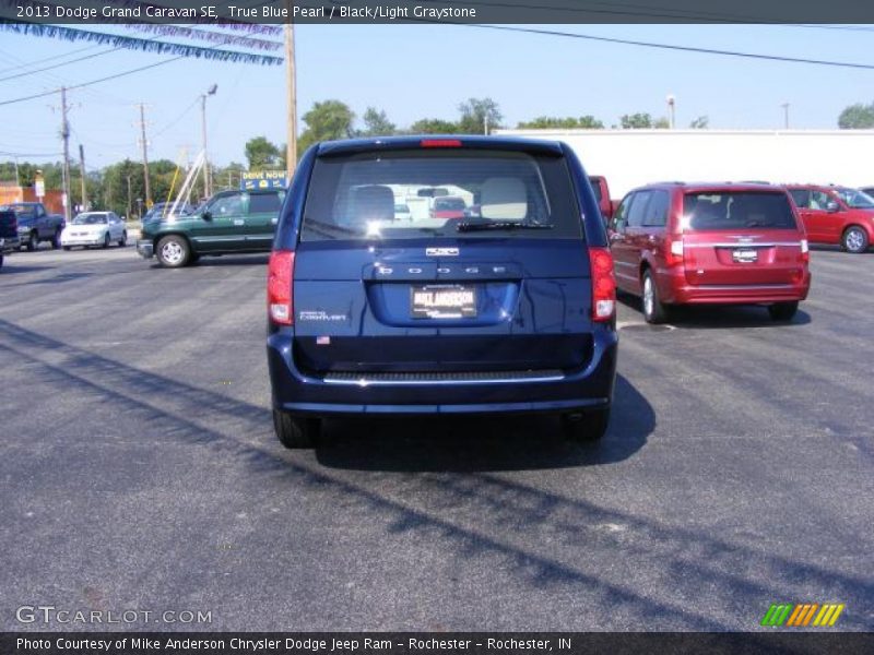 True Blue Pearl / Black/Light Graystone 2013 Dodge Grand Caravan SE