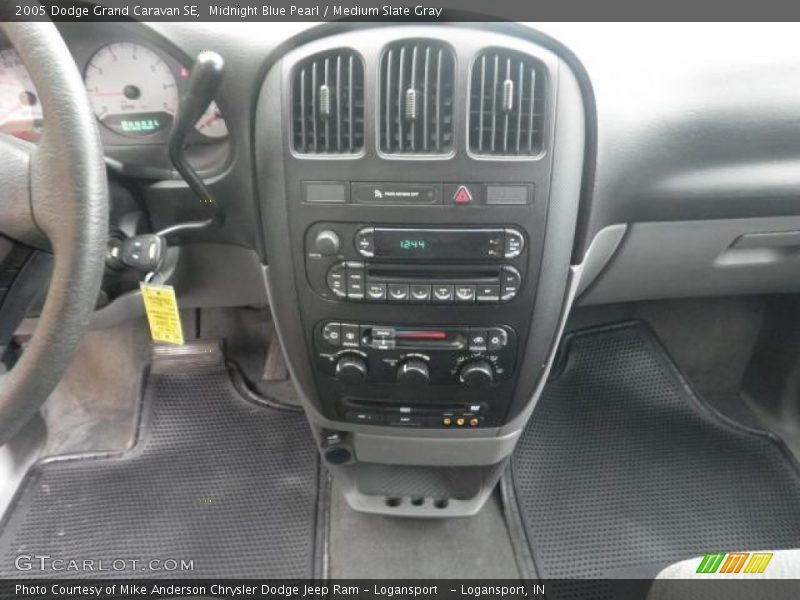 Midnight Blue Pearl / Medium Slate Gray 2005 Dodge Grand Caravan SE