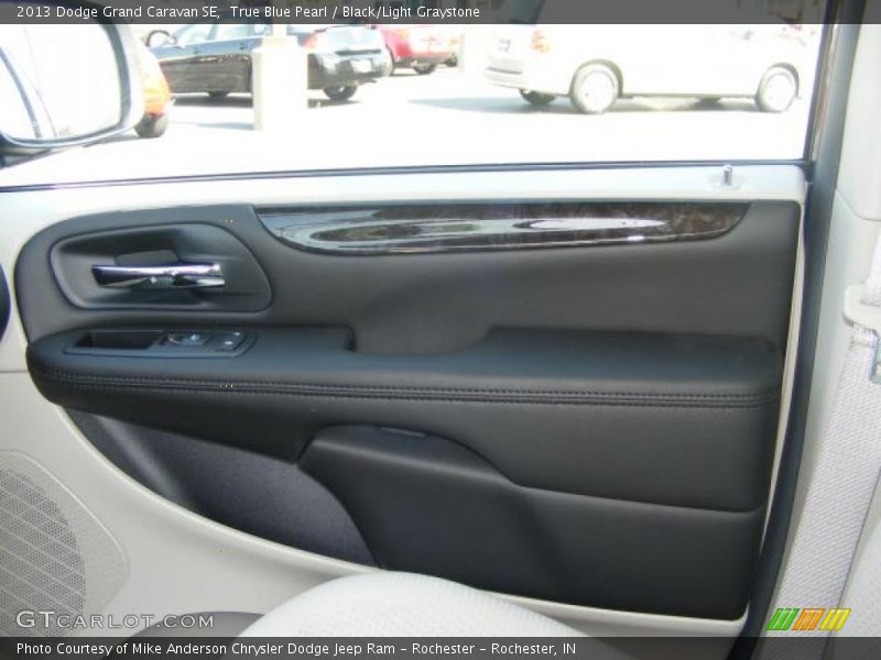True Blue Pearl / Black/Light Graystone 2013 Dodge Grand Caravan SE