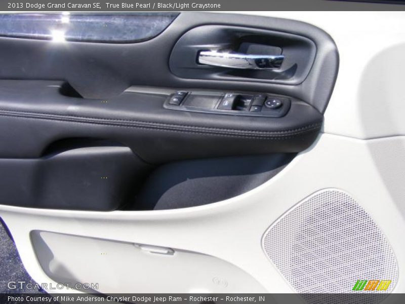 True Blue Pearl / Black/Light Graystone 2013 Dodge Grand Caravan SE