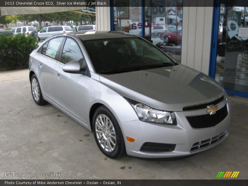 Front 3/4 View of 2013 Cruze ECO