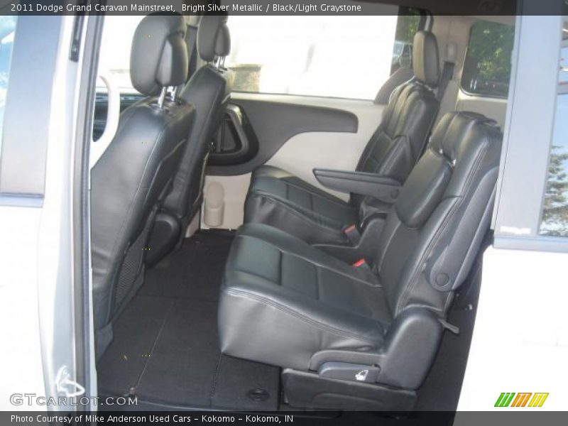 Bright Silver Metallic / Black/Light Graystone 2011 Dodge Grand Caravan Mainstreet