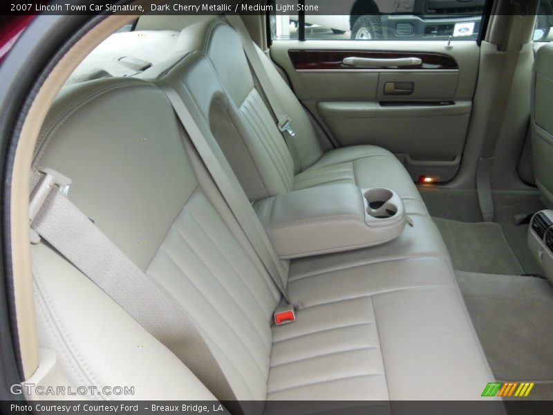 Dark Cherry Metallic / Medium Light Stone 2007 Lincoln Town Car Signature