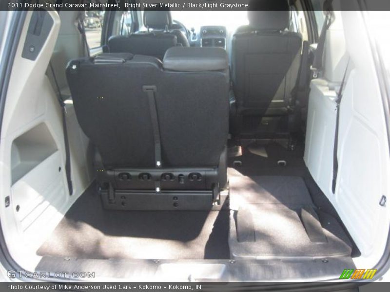 Bright Silver Metallic / Black/Light Graystone 2011 Dodge Grand Caravan Mainstreet