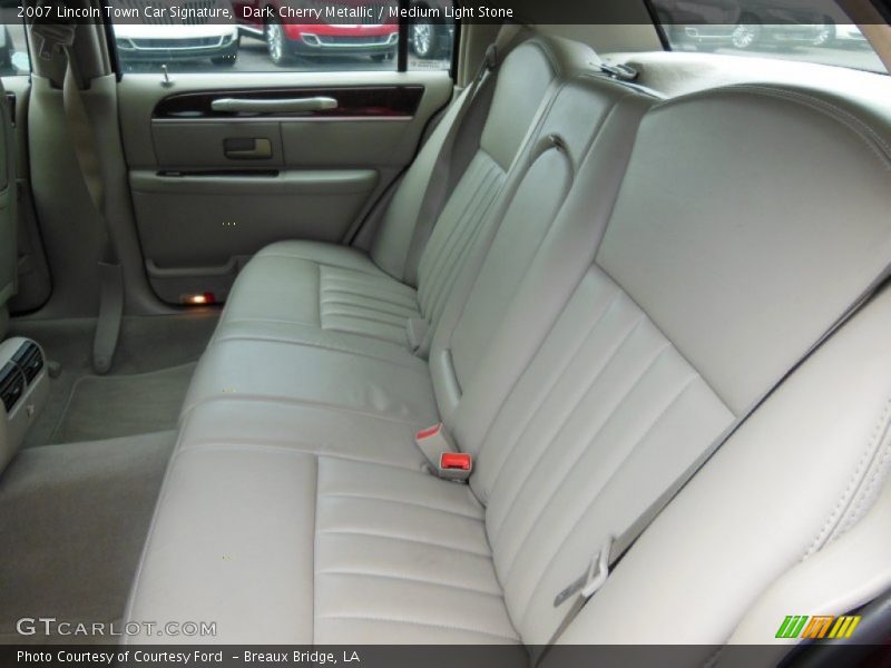 Dark Cherry Metallic / Medium Light Stone 2007 Lincoln Town Car Signature