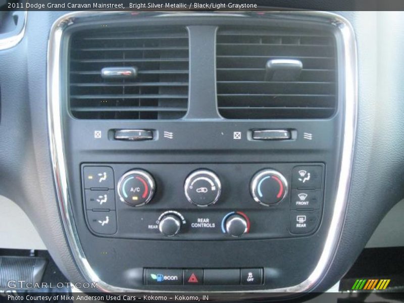 Bright Silver Metallic / Black/Light Graystone 2011 Dodge Grand Caravan Mainstreet
