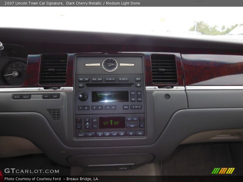 Dark Cherry Metallic / Medium Light Stone 2007 Lincoln Town Car Signature