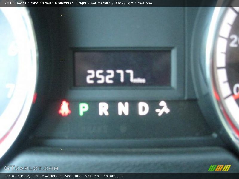 Bright Silver Metallic / Black/Light Graystone 2011 Dodge Grand Caravan Mainstreet