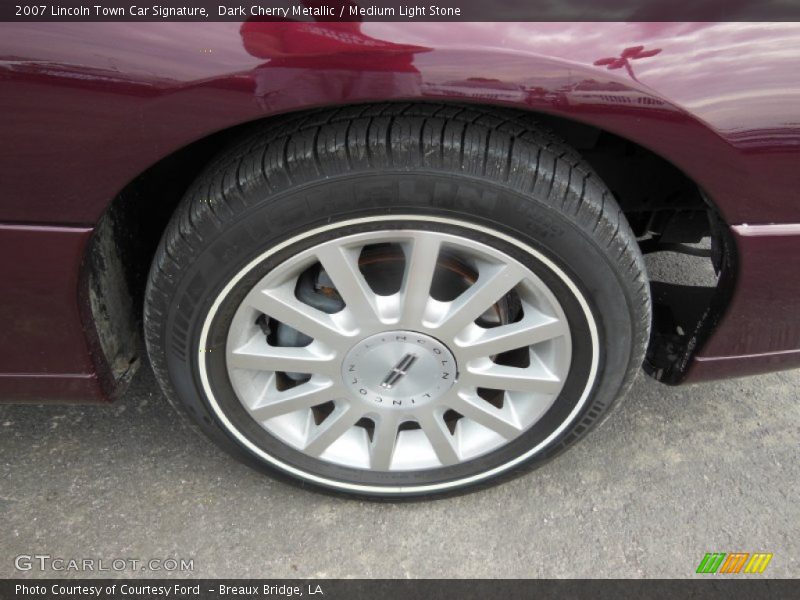 Dark Cherry Metallic / Medium Light Stone 2007 Lincoln Town Car Signature