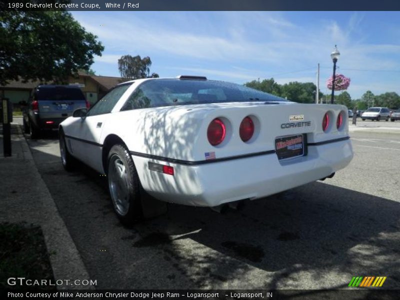 White / Red 1989 Chevrolet Corvette Coupe