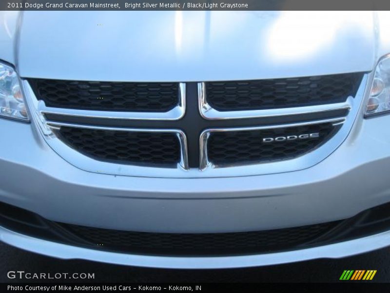 Bright Silver Metallic / Black/Light Graystone 2011 Dodge Grand Caravan Mainstreet
