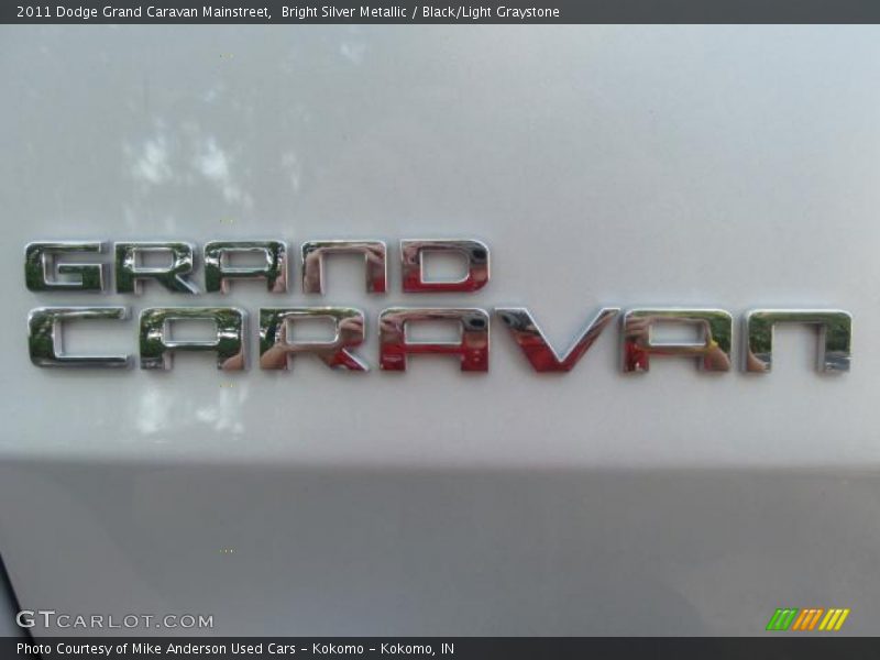 Bright Silver Metallic / Black/Light Graystone 2011 Dodge Grand Caravan Mainstreet