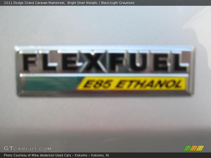 Bright Silver Metallic / Black/Light Graystone 2011 Dodge Grand Caravan Mainstreet