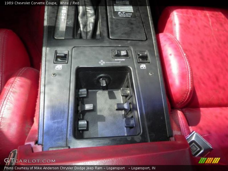 White / Red 1989 Chevrolet Corvette Coupe