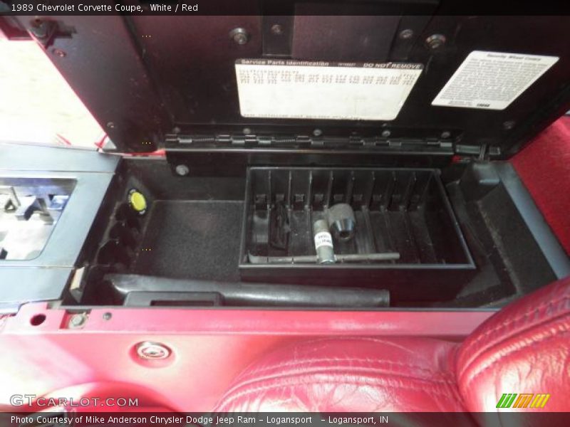 White / Red 1989 Chevrolet Corvette Coupe