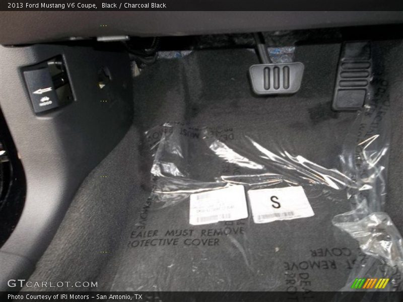 Black / Charcoal Black 2013 Ford Mustang V6 Coupe