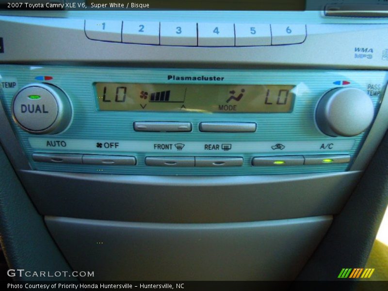 Controls of 2007 Camry XLE V6