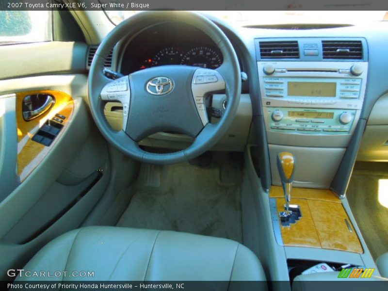 Super White / Bisque 2007 Toyota Camry XLE V6