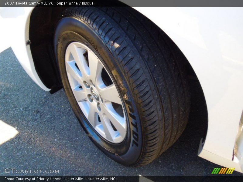 Super White / Bisque 2007 Toyota Camry XLE V6