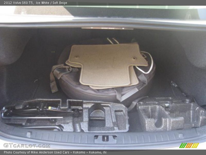 Ice White / Soft Beige 2012 Volvo S60 T5