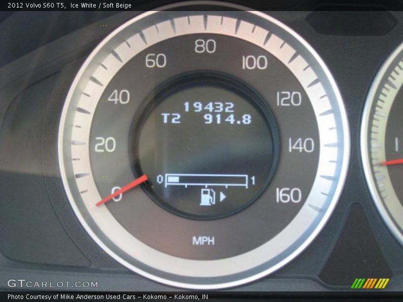 Ice White / Soft Beige 2012 Volvo S60 T5