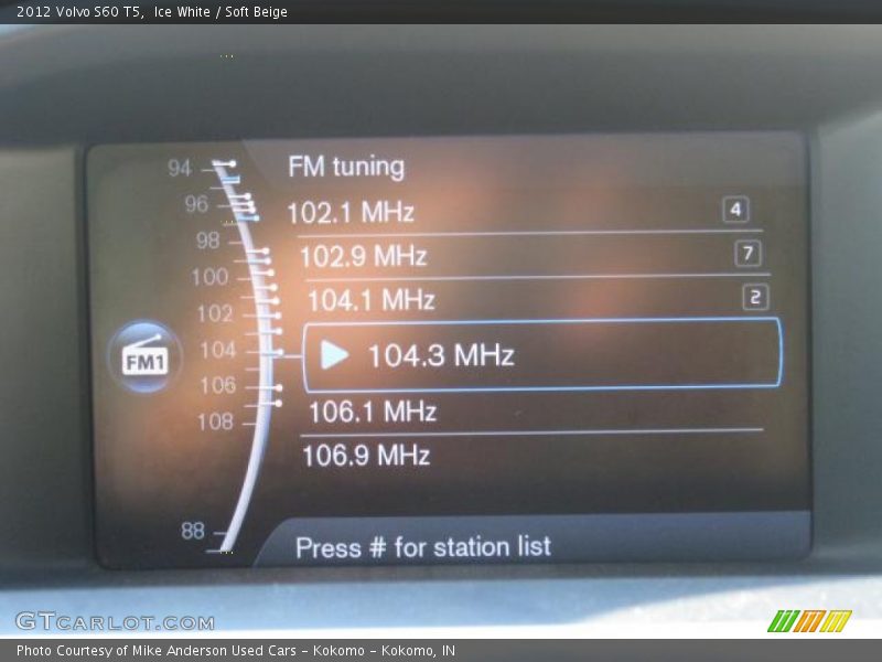 Ice White / Soft Beige 2012 Volvo S60 T5