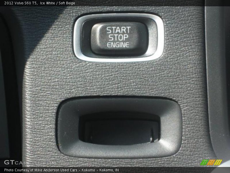 Ice White / Soft Beige 2012 Volvo S60 T5
