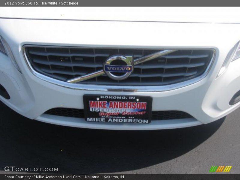 Ice White / Soft Beige 2012 Volvo S60 T5