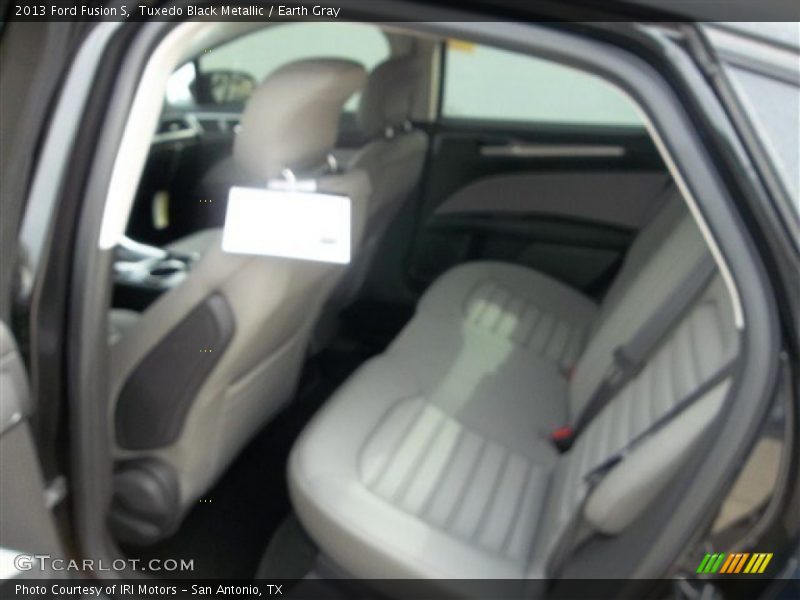 Tuxedo Black Metallic / Earth Gray 2013 Ford Fusion S