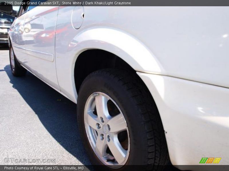 Stone White / Dark Khaki/Light Graystone 2005 Dodge Grand Caravan SXT