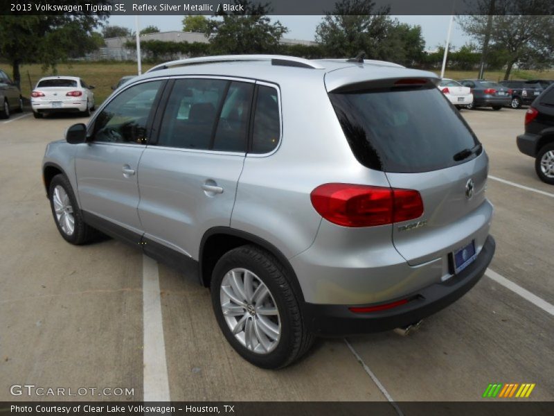 Reflex Silver Metallic / Black 2013 Volkswagen Tiguan SE
