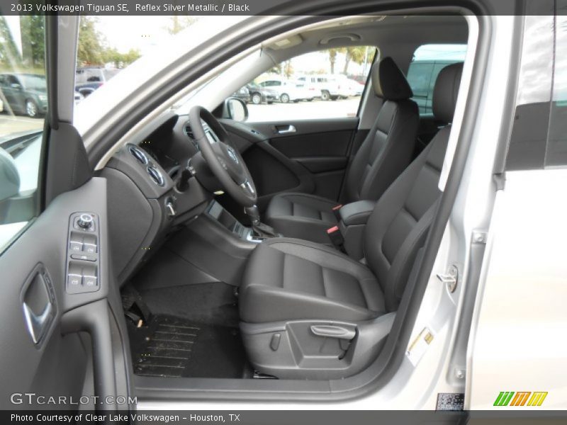 Reflex Silver Metallic / Black 2013 Volkswagen Tiguan SE