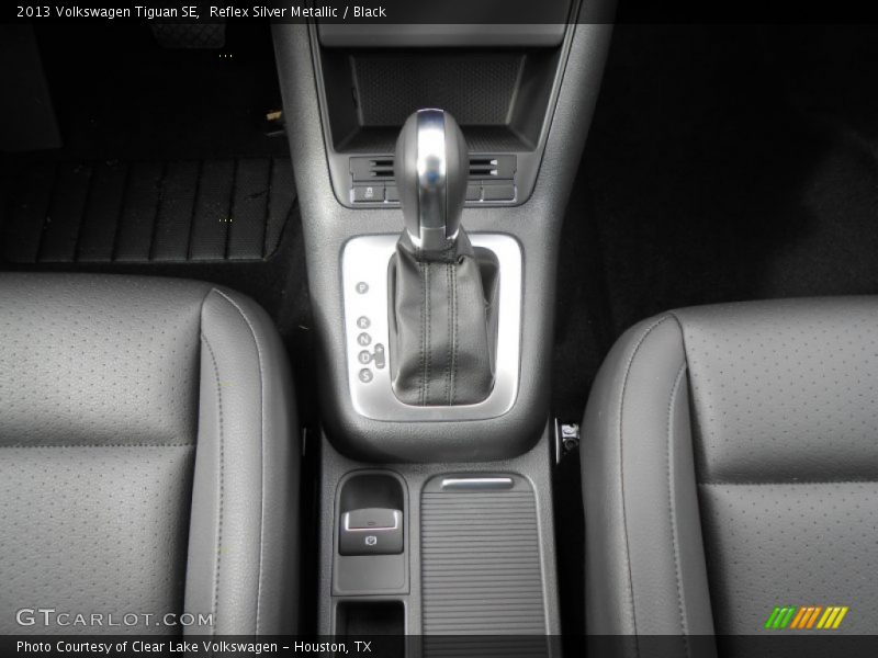 Reflex Silver Metallic / Black 2013 Volkswagen Tiguan SE