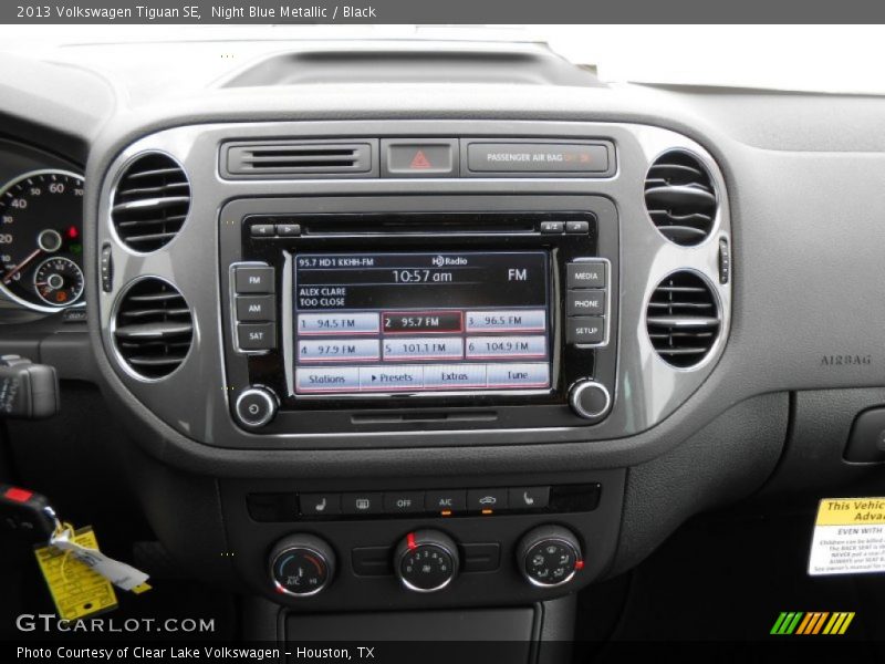 Night Blue Metallic / Black 2013 Volkswagen Tiguan SE