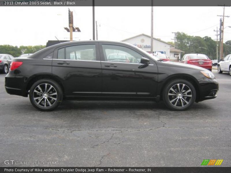 Black / Black 2013 Chrysler 200 S Sedan