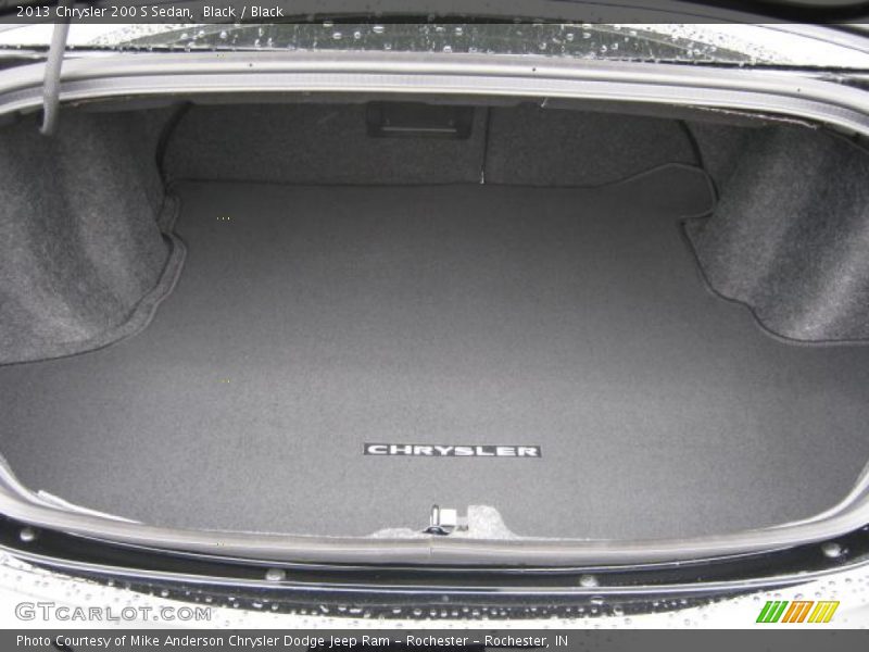 Black / Black 2013 Chrysler 200 S Sedan