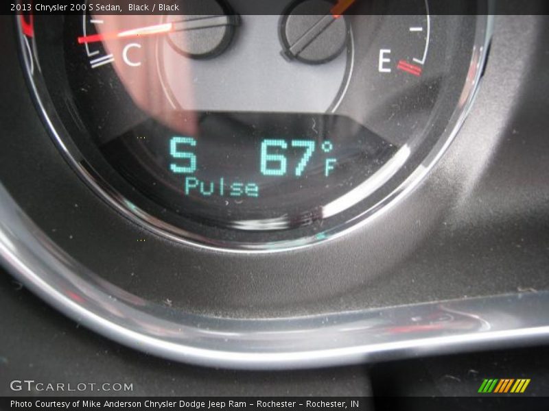 Black / Black 2013 Chrysler 200 S Sedan