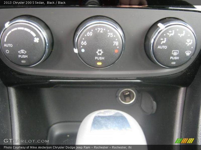 Black / Black 2013 Chrysler 200 S Sedan