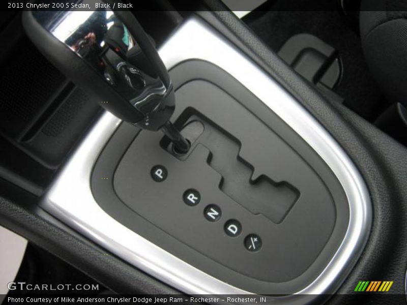 Black / Black 2013 Chrysler 200 S Sedan