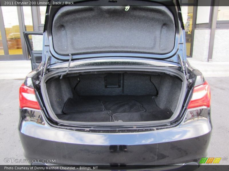  2011 200 Limited Trunk