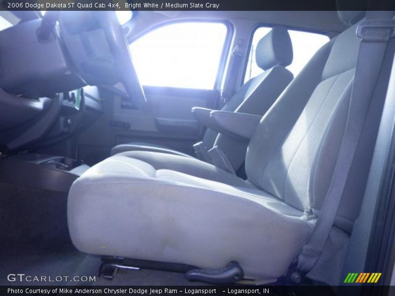 Bright White / Medium Slate Gray 2006 Dodge Dakota ST Quad Cab 4x4
